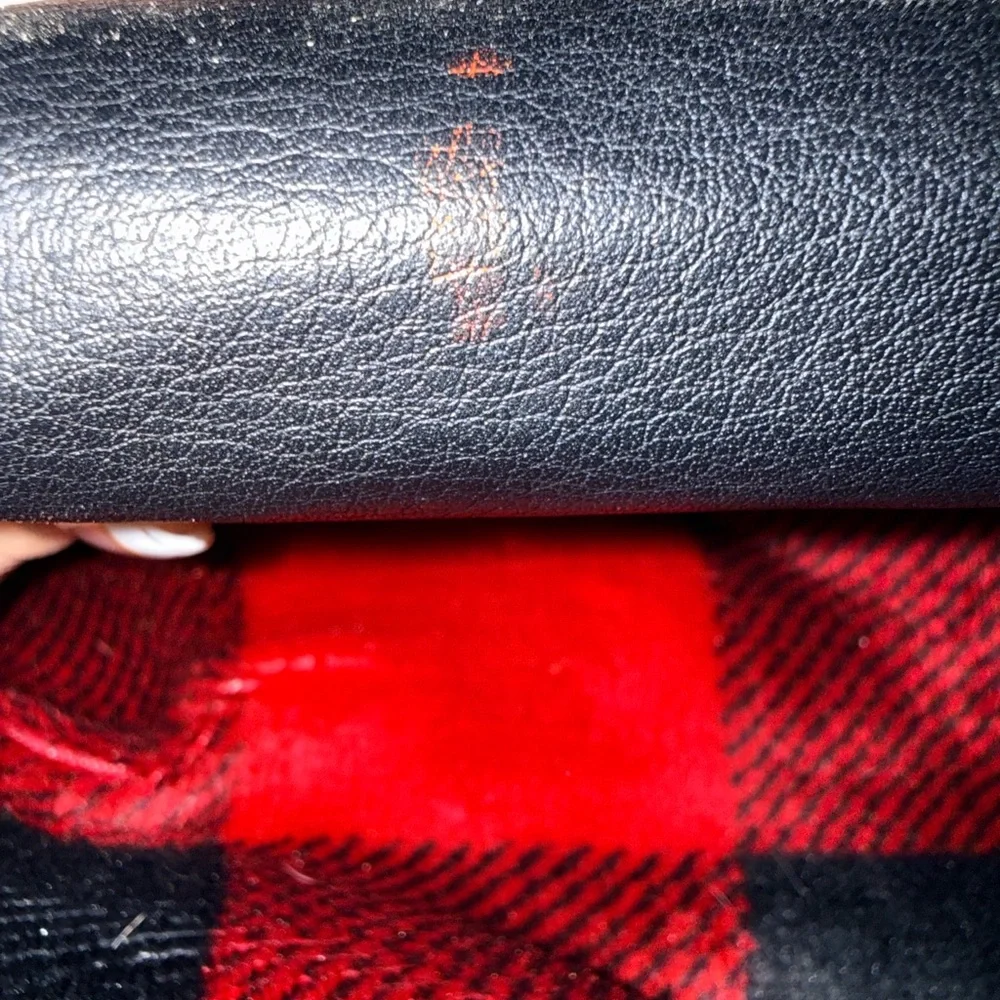 Lot of 6 gently used and new Wallets and 2 Purse Straps. - Picture 2 of 15